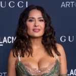 58-летняя Сальма Хайек полностью обнажилась в бане 16 Salma Hayek s