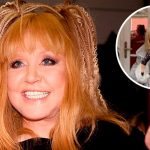 «Хулиганка!» – 74-летняя Пугачева в мини-шортах засветились с сигаретой в руках 13 Alla 1