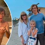 Привлёк взгляды отдыхающих девушек: 47-летний Галкин в одних трусах принял душ на пляже в Израиле 14 Maket Moldova 1650871362 25