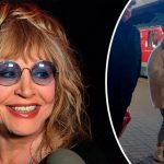 В белой шубке и модных брючках: Пугачева приехала в Москву на поезде и укатила в свой замок 13 Maket Moldova 1650871362 9