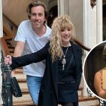 "Нужно готовиться к голо*опингу" - Галкин со сцены вспомнил времена, когда им с Пугачевой цепляли отдельный вагон к поезду 14 Maket Moldova 1650871362 20