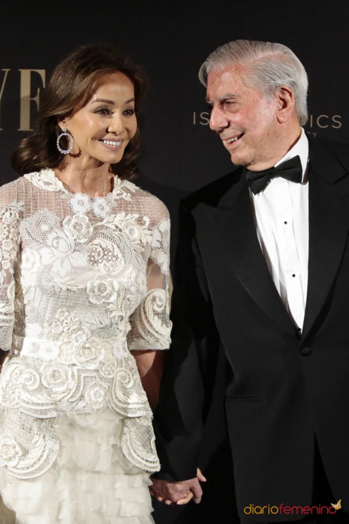 213084 bodas de famosos en 2017 isabel preysler y mario vargas llosa 688x1032 1