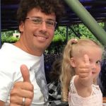 Изменил прическу и похудел: Максим Галкин впервые за долгое время показал фото с близкого расстояния 14 galkin i liza1200 1682097723 1682098250