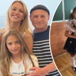 "Счастье вернулось!" - дочь Поляковой со слезами радости пошла в школу, которую ненавидела до войны 15 bvdbvjdjvgij