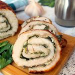 Свиной рулет с плавленым сыром, зеленью и чесноком 14 grishno zithayu i narizayu myasnyj rulet dlya cholovika navit u pist vazhko vid nogo vidmovytysya.jp