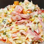 nichogo varyty ne potribno vse zmishav i gotovo populyarnyj salat meksyka