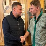 Залужный в черных джинсах, Клопотенко в розовых кроксах: сеть подорвало фото из Лондона 13 bez nazvi 2024 10 31t115600 962 a15e46658c3ec9ac847177a0e0722ba1 1200x675 758x426 1