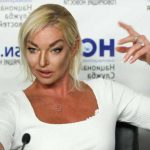 Лебедь после длительного перелёта: Волочкова опозорилась нелепым выступлением на сцене 21 bvdbvjdjvgrnijpg