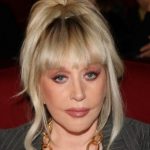 «В Сочи приехала?»: Алла Пугачева своим новым фото удивила поклонников 14 alla pugacheva pevicza e1731755134365 758x411 1