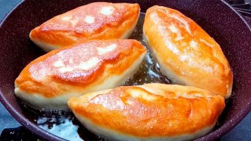 Готовлю пирожки из "мгновенного", всегда удачного теста: не надо ничего ждать, замесила, слепила и на сковородку