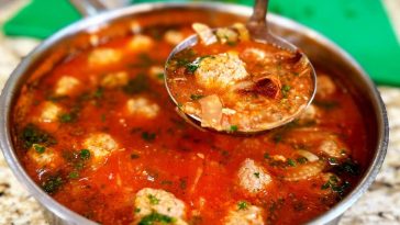 zyidayut za raz i dobavky prosyat najsmachnishyj sup iz frykadelkamy hochetsya gotuvaty postijno