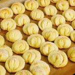 Печенье «Ушки»: 1 стакан кефира и 2 яйца — простой и вкусный рецепт из детства! 13 Печенье «Ушки»: 1 стакан кефира и 2 яйца — простой и вкусный рецепт из детства!