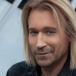 Олег Винник похвастался приобретением рефрижератора, предназначенного для транспортировки тел погибших защитников Украины 14 fbc6fe913b5bfef988c04cb7174c272d