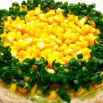 Крабовый салат, который удивит всех гостей — оригинальный рецепт, вызывающий восторг! 16 Крабовый салат, который удивит всех гостей — оригинальный рецепт, вызывающий восторг!