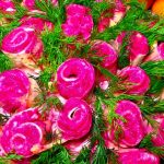 Салат «Мамины Цветы»: все хотели его попробовать. Ушел первым со стола, Оливье осталось 19 Салат «Мамины Цветы»: все хотели его попробовать. Ушел первым со стола, Оливье осталось