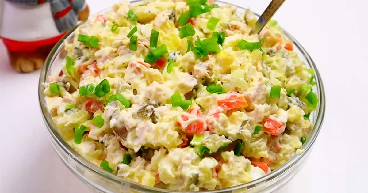 Оливье: Добавила 1 банальный ингредиент! Дешевле некуда, а вкус Королевский