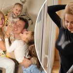 Дикая семейка: 43-летняя Лилия Ребрик с мужем и дочерями устроили безбашенную фотосессию у ёлки в новогоднюю ночь 16 bvdbvgrnibhsbhcsdcsjbcj