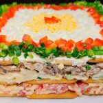 Торт-Салат «Император» из Крекера: Эффектное Блюдо для Праздничного Стола