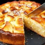 Яблочный пирог из 3 яблок за 10 минут: рецепт, который обожают дети