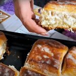 Булочки в сметанной заливке: простой рецепт 15 Булочки в сметанной заливке: простой рецепт
