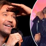 Вспомнил о Родине: Олег Винник разрыдался на сцене в Чехии под песню «Повертай додому»