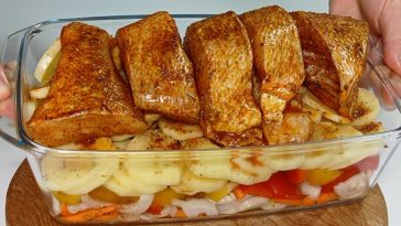 Рыба в духовке на овощной подушке: секрет нежного вкуса