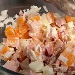 Салат с копченой курицей и мандаринами – оригинальный рецепт для праздничного стола 16 Салат с копченой курицей и мандаринами – оригинальный рецепт для праздничного стола