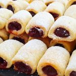 Печенье Изабеллы – нежное лакомство с вишневой начинкой! 19 Печенье Изабеллы – нежное лакомство с вишневой начинкой!