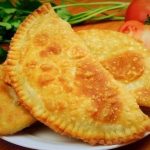 Чебуреки с сочной начинкой и пузырчатой корочкой - мой любимый рецепт! 14 Чебуреки с сочной начинкой и пузырчатой корочкой - мой любимый рецепт!
