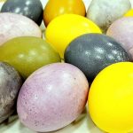 Пасхальные яйца без химии: всего два натуральных красителя – каркаде и куркума