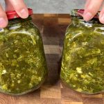 Щавель с зеленью в банках на зиму без соли и уксуса: отличная заготовка для супов, пирогов и соусов 23 Щавель с зеленью в банках на зиму без соли и уксуса: отличная заготовка для супов, пирогов и соусов