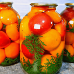 Помидоры на зиму, которые первыми исчезают со стола: невероятно вкусный и простой рецепт 13 Помидоры на зиму, которые первыми исчезают со стола: невероятно вкусный и простой рецепт