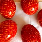 Как покрасить яйца на Пасху в домашних условиях: натуральный способ с узором 12 Как покрасить яйца на Пасху в домашних условиях: натуральный способ с узором