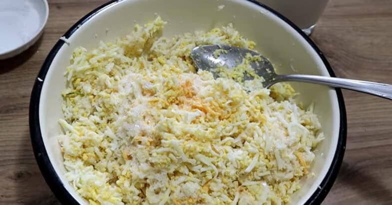 Тот самый Белый соус с хроном на Пасху — легендарный рецепт, который подходит и к мясу, и к яйцам!