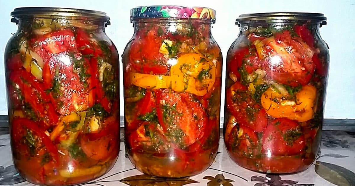 Лучший зимний салат: помидоры половинками «Пальчики оближешь»