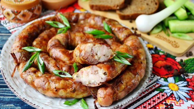 Домашняя колбаса к Пасхе — ароматная и сочная: пошаговый рецепт приготовления