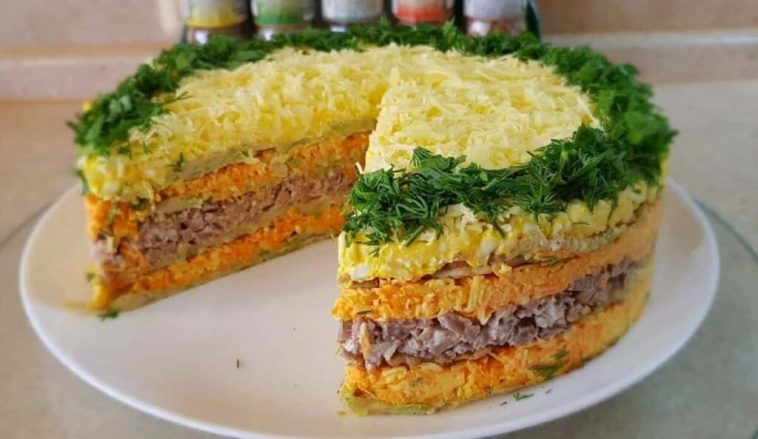 Кабачковый торт с тремя начинками — яркая закуска для любого праздника