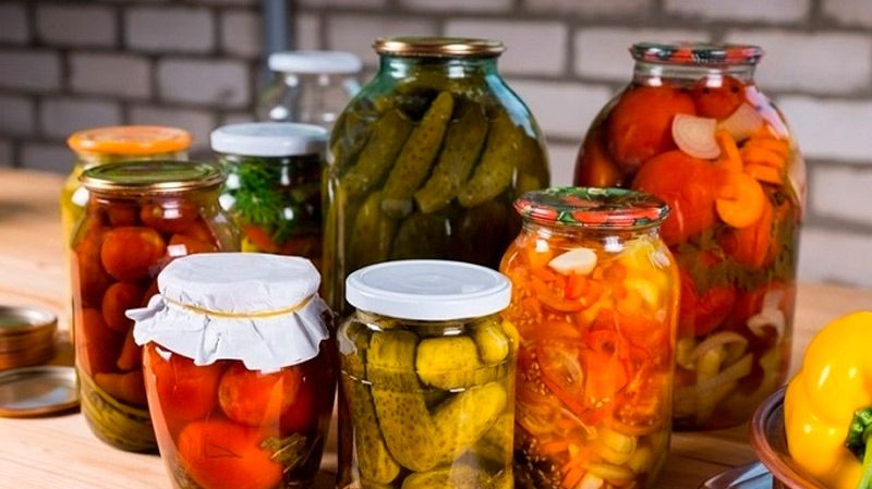 Почему вздуваются банки с консервацией: основные ошибки, которых стоит избегать