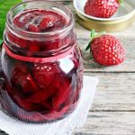 Как сварить густое клубничное варенье на зиму с целыми ягодами: 5 лучших рецептов 15 Как сварить густое клубничное варенье на зиму с целыми ягодами: 5 лучших рецептов