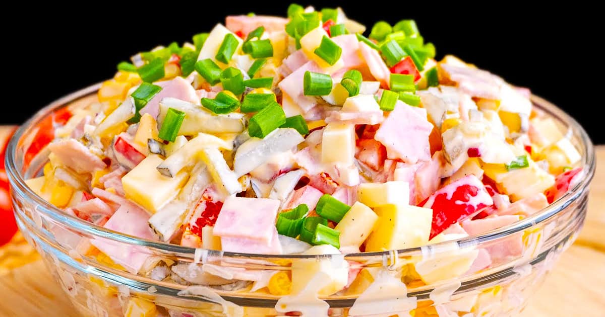 Салат «Пасхальный рассвет» — незаслуженно забытая жемчужина праздничного меню, вкуснее классического Оливье!