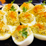 Фаршированные яйца "На миллион": закуска, которую вы будете готовить на каждый праздник! 18 Фаршированные яйца "На миллион": закуска, которую вы будете готовить на каждый праздник!