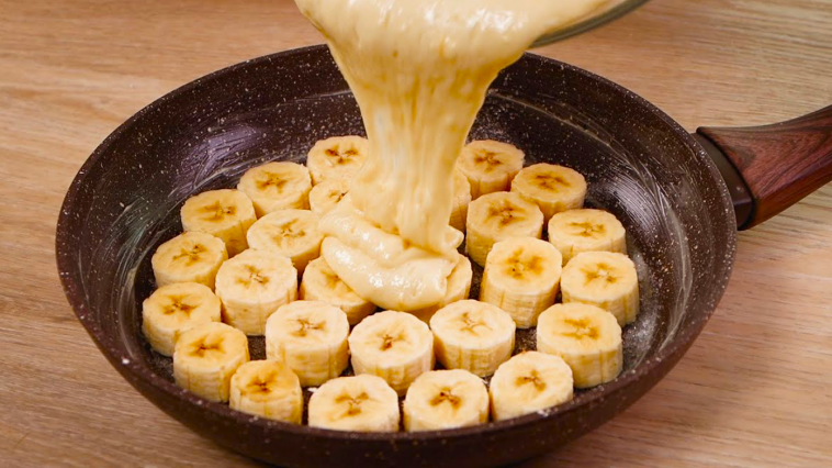 Банановый пирог на сковороде — без духовки и хлопот! Вкусный и очень простой десерт к чаю