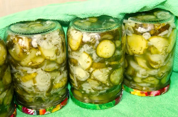 Огуречный салат на зиму без варки и стерилизации — быстро и вкусно!