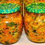 Хрустящий овощной салат на зиму с кабачками, огурцами и корейской морковкой