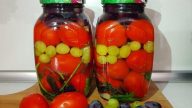 Маринованные помидоры с виноградом на зиму – необыкновенно вкусно и красиво!