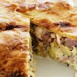 🥧 ΠΠ°ΡΡΠΎΡΡΠΈΠΉ ΠΊΡΡΠ½ΠΈΠΊ β ΡΠ΅ΡΠ΅ΠΏΡ, ΠΊΠΎΡΠΎΡΡΠΉ Ρ ΠΈΡΠΊΠ°Π»Π° Π³ΠΎΠ΄Π°ΠΌΠΈ! ΠΠΎΠΌΠ°ΡΠ½ΠΈΠΉ ΠΏΠΈΡΠΎΠ³ Ρ ΠΊΡΡΠΈΡΠ΅ΠΉ, ΠΊΠ°ΡΡΠΎΡΠ΅Π»Π΅ΠΌ ΠΈ Π½Π΅ΠΆΠ½ΡΠΌ ΡΠ΅ΡΡΠΎΠΌ Π½Π° ΠΊΠ΅ΡΠΈΡΠ΅ 14 Pyrih kurnyk 800x400 1