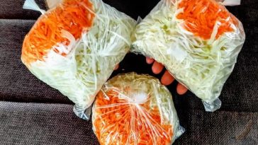 Квашеная капуста в пакете — как из банки, но готова уже на следующий день!