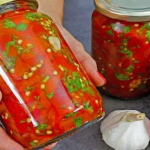 Вкуснейший салат из запечённого перца с чесноком и зеленью – зимой нарасхват!