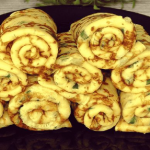 Закусочные блинчики с сыром и зеленью — вкусно и сытно в любое время дня