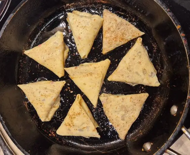 🥟 Бендерики с мясом — нежные блинчики с сочной начинкой, которые покорят каждого!